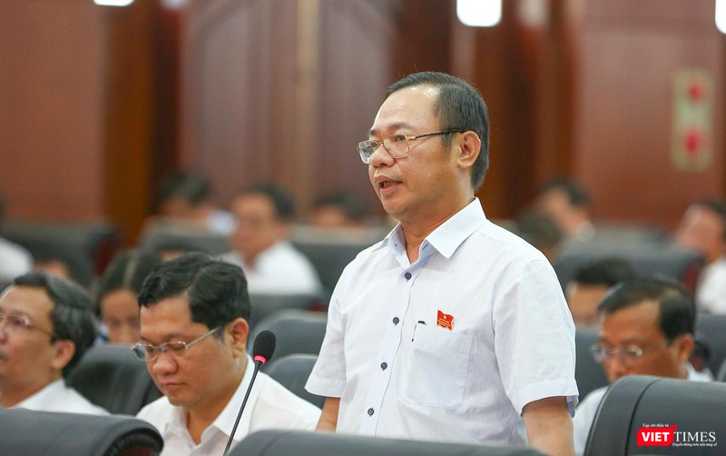 Đại biểu Vũ Quang Hùng đặt câu hỏi chất vấn Giám đốc Sở TN&amp;MT TP Đà Nẵng