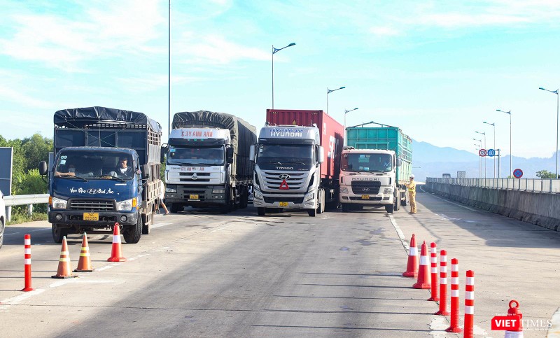 Nhân viên được huy động để hướng dẫn tài xế