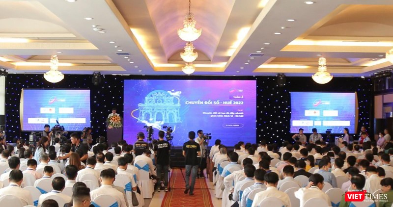 Phiên họp toàn thể trong Tuần lễ Chuyển đổi số - Huế 2022 Phiên họp toàn thể trong Tuần lễ Chuyển đổi số - Huế 2022