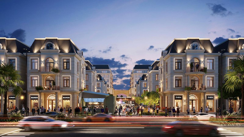 Phố đêm ven biển tại Regal Legend tựa những con phố huyền thoại và tấp nập của Palm Beach District (Florida - Mỹ), Orchard Road (Singapore)