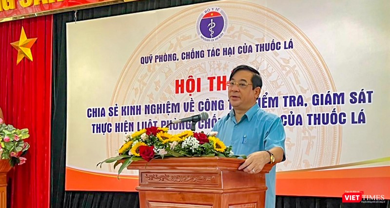 PGS.TS Lương Ngọc Khuê - Phó Chủ tịch Hội đồng Y khoa Quốc gia, Cục trưởng Cục Quản lý Khám chữa bệnh, Giám đốc Quỹ PCTH thuốc lá phát biểu tại hội thảo