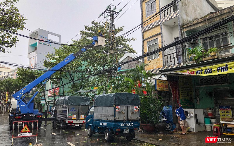 Ngành điện lực khẩn trương nối lại lưới điện