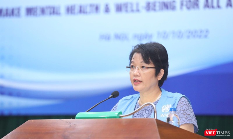 bBc sĩ Mya Ngon - Trưởng phòng Kiểm soát dịch bệnh và Y tế khẩn cấp - Văn phòng WHO tại Hà Nội phát biểu tại lễ mít tinh