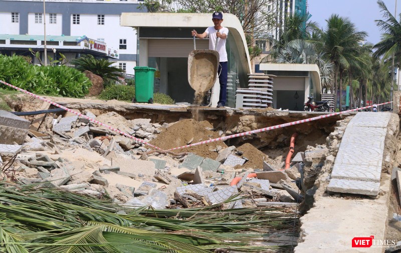 Công nhân nỗ lực khắc phục, dăng giây cảnh cáo nguy hiểm