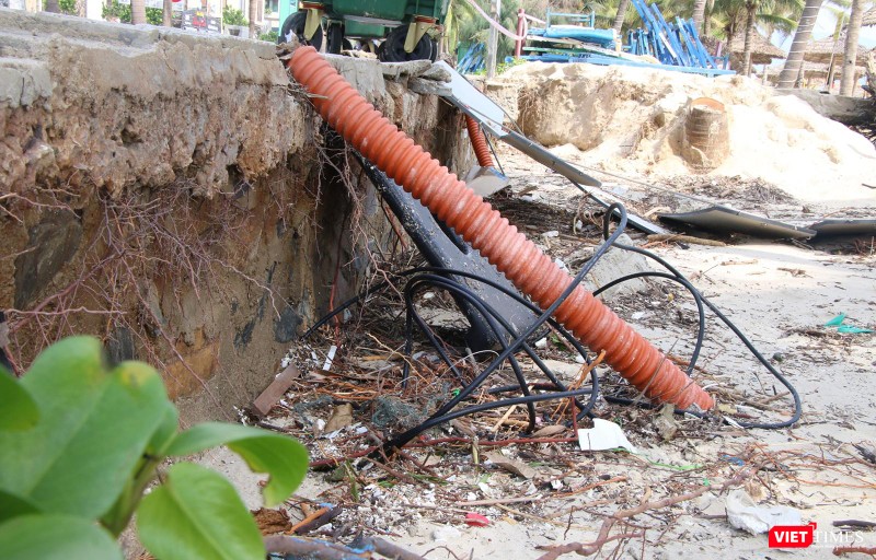 Trơ cả dây cáp điện