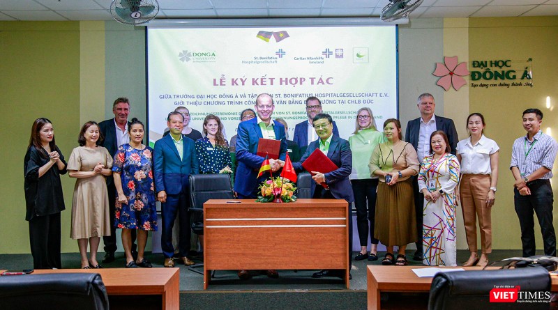 Lễ ký kết hợp tác đào tạo và việc làm cho sinh viên giữa Hiệp hội St. Bonifatius Hospitalgesellschaft Lingen e.V. (CHLB Đức) và ĐH Đông Á