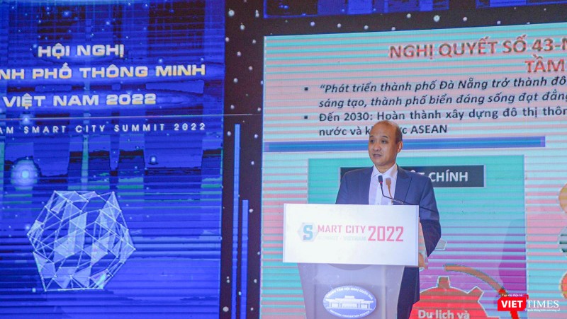 Ông Lê Quang Nam - Phó Chủ tịch UBND TP Đà Nẵng - phát biểu tại hội nghị TP thông minh Việt Nam 2022 do Hiệp hội phần mềm và dịch vụ CNTT Việt Nam (VINASA) tổ chức hôm nay, 1/12)