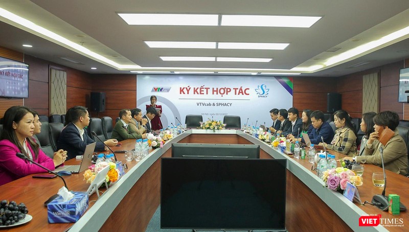 Quang cảnh lễ ký kết