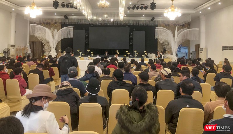 Buổi đối thoại của Công ty CP đầu tư Hoàng Nhất Nam với các khách hàng liên quan đến vụ án diễn ra ngày 16/12 Buổi đối thoại của Công ty CP đầu tư Hoàng Nhất Nam với các khách hàng liên quan đến vụ án diễn ra ngày 16/12