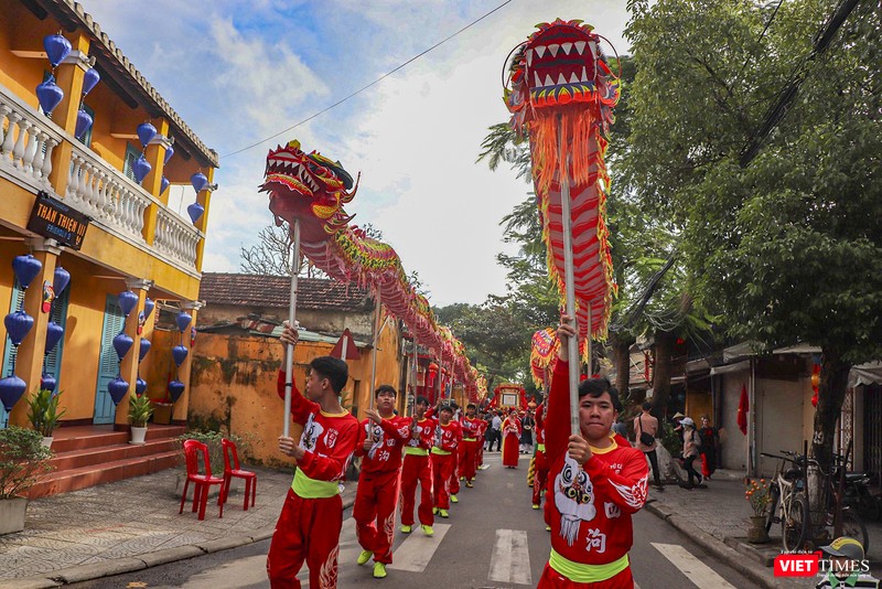 Diễu hành múa lân sư rồng