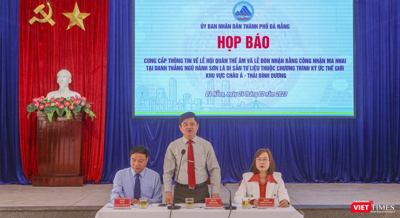 Đại diện Ban tổ chức trả lời tại họp báo công bố sự kiện Lễ hội Quán Thế Âm Ngũ Hành Sơn TP Đà Nẵng năm 2023 và lễ đón nhận Bằng công nhận ma nhai Ngũ Hành Sơn là di sản tư liệu thế giới. Đại diện Ban tổ chức trả lời tại họp báo công bố sự kiện Lễ hội Quán Thế Âm Ngũ Hành Sơn TP Đà Nẵng năm 2023 và lễ đón nhận Bằng công nhận ma nhai Ngũ Hành Sơn là di sản tư liệu thế giới.