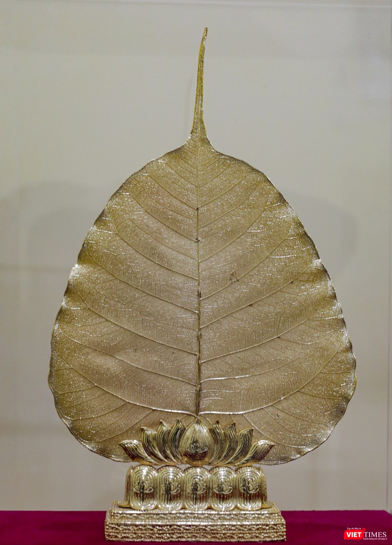 Sau lễ công bố và nhận chứng nhận kỷ lục, độc bản lá Bồ Đề dát vàng 24k lớn nhất Việt Nam sẽ được tặng cho chùa Quán Thế Âm để trưng bày