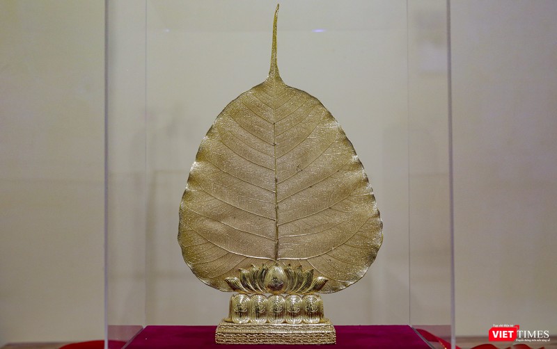 Độc bản lá Bồ Đề dát vàng 24k lớn nhất Việt Nam sẽ được công bố và trao chứng nhật kỷ lục Việt Nam vào đêm khai mạc Lễ hội Quán Thế Âm Ngũ Hành Sơn TP Đà Nẵng 2023.