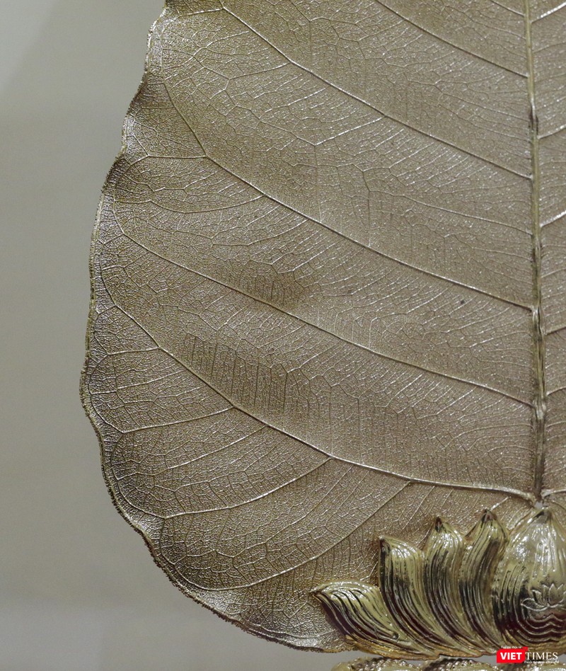 Gân lá nổi chi tiết độc đáo