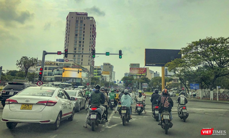 Đà Nẵng phân luồng giao thông theo xu hướng “làn sóng xanh” nhằm tối ưu hoá di chuyển của phương tiện theo trục ưu tiên, tránh ùn tắc.