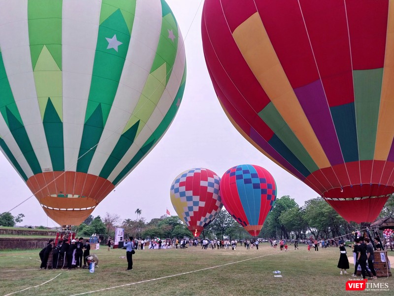 Quang cảnh lễ hội khinh khí cầu Huế năm 2023