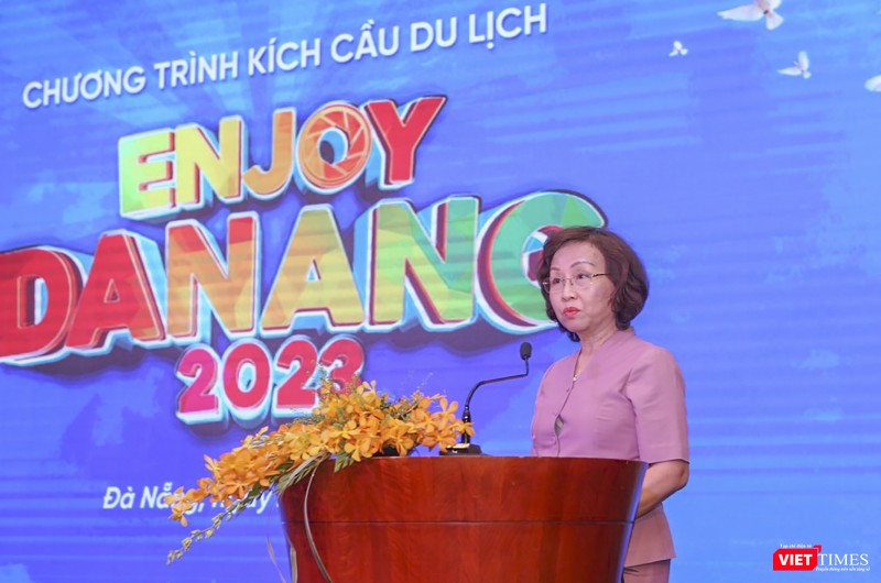 Bà Ngô Thị Kim Yến - Phó Chủ tịch UBND TP Đà Nẵng - phát biểu tại buổi họp báo