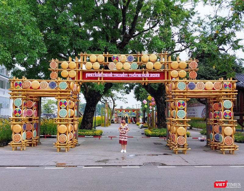 Cổng làng cách điệu