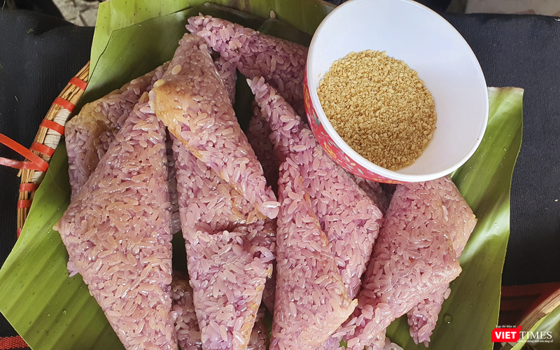 Xôi nắm muối mè Xôi nắm muối mè