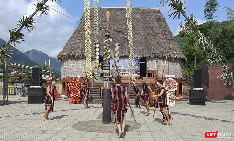 Nghi thức tế lễ được đưa vào trong điệu múa Nghi thức tế lễ được đưa vào trong điệu múa