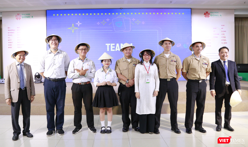 vt_ giao luu uss ronald reagan 11.png