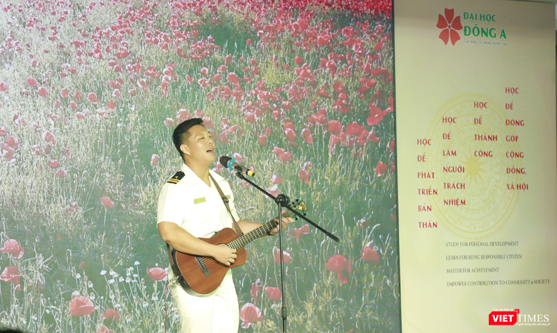 vt_ giao luu uss ronald reagan 12.png