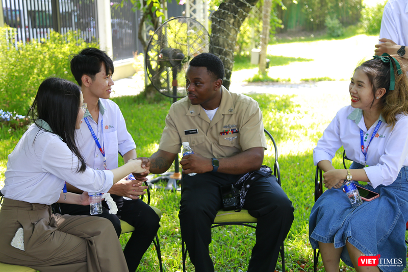 vt_ giao luu uss ronald reagan 4.png