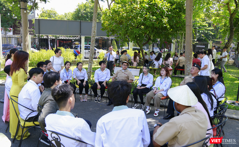 vt_ giao luu uss ronald reagan 5.png