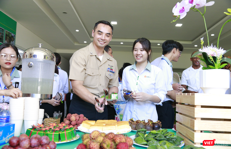 vt_ giao luu uss ronald reagan 7.png