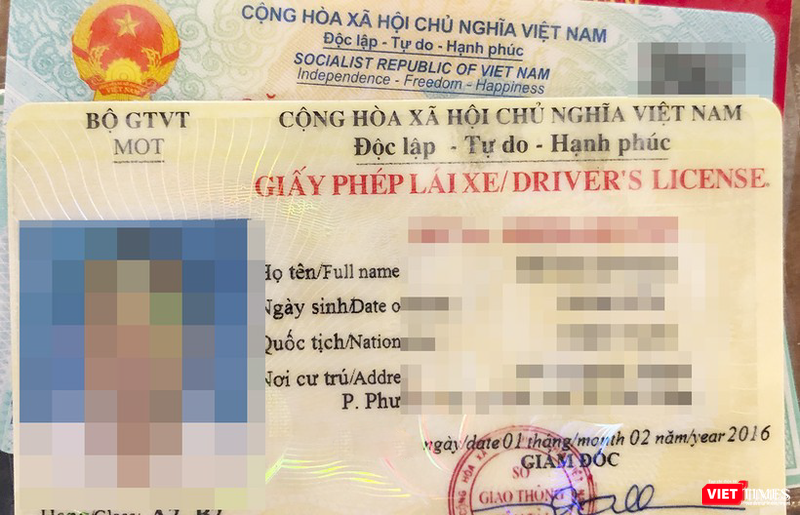 Bưu điện Quảng Nam phối hợp với Sở GTVT tỉnh này triển khai hướng dẫn cấp đổi giấy phép lái xe và cấp hộ chiếu trực tuyến tại các bưu điện trung tâm.