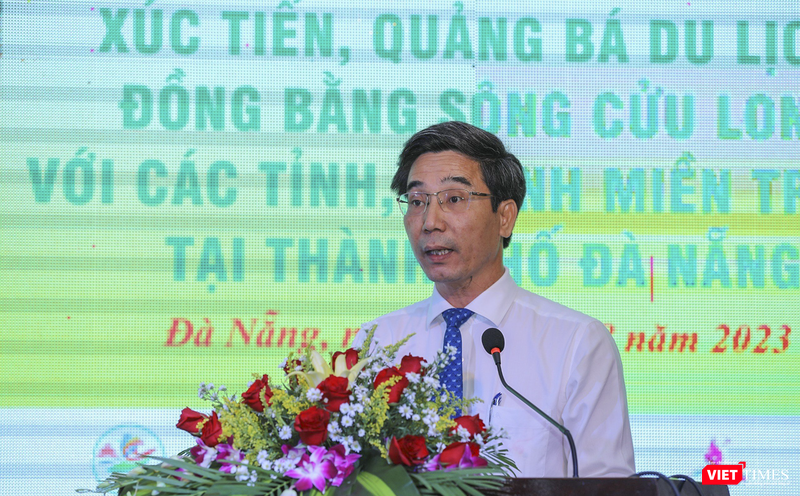 vt_xuc tien du lich 3.png