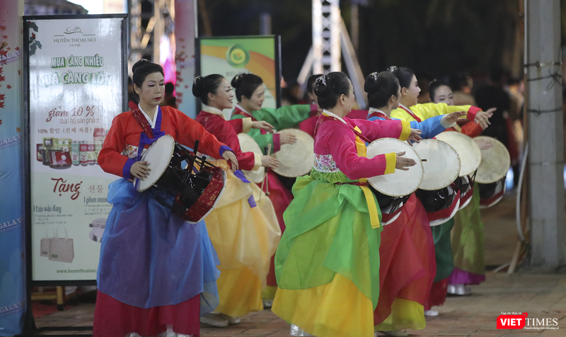 vt_khai mac le hoi viet nam han quoc 7.png