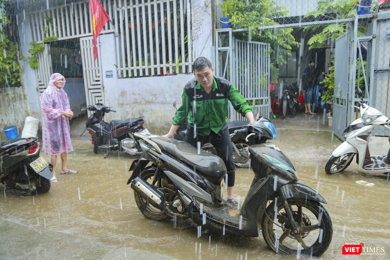 vt_sinh vien da nang sua xe mien phi 11.png