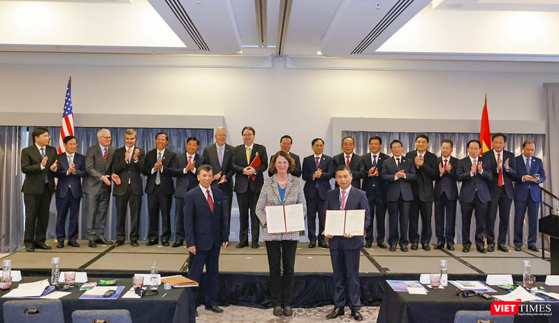 UBND TP Đà Nẵng và và Công ty Synopsys ký Bản ghi nhớ hợp tác trong lĩnh vực vi mạch, bán dẫn dưới sự chứng kiến của Chủ tịch nước 