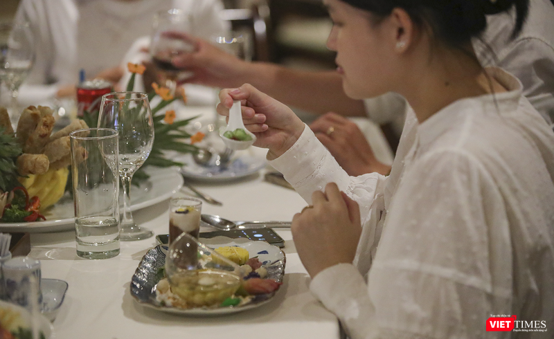 vt_am thuc di san viet 1.png