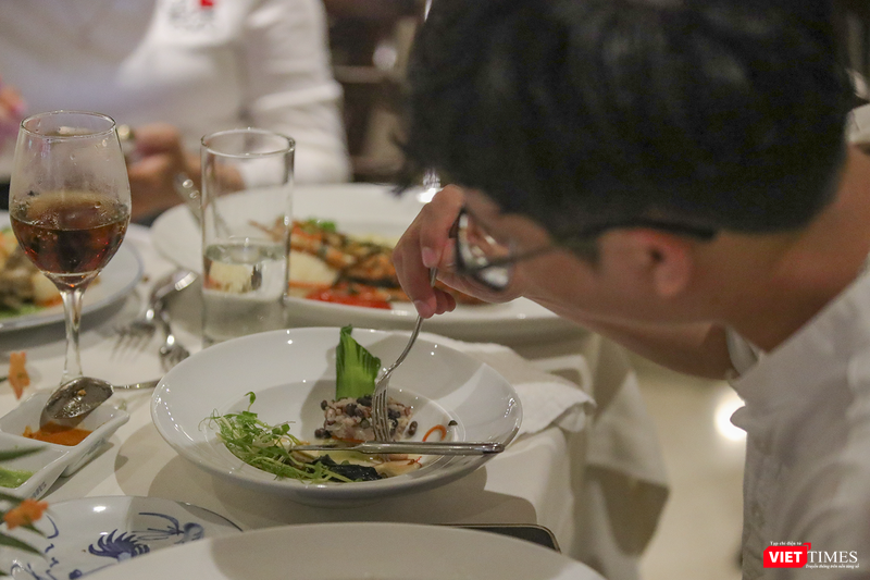 vt_am thuc di san viet 2.png