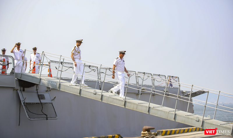 vt_tau hai quan phap 4.png