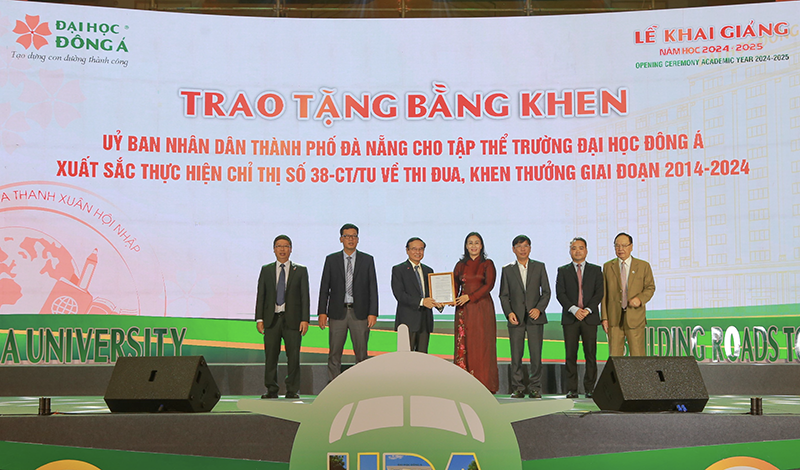 khai giang dh dang a 1.png