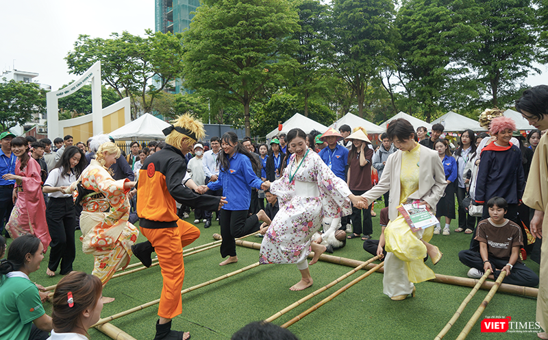 vt_viet nhat 1 phu nhan TLS.png