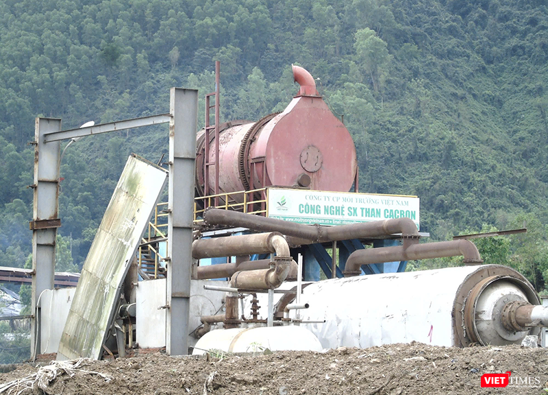 Khu xử lý rác thải tại bãi rác Khánh Sơn (Đà Nẵng) chỉ còn lại là khối động cơ xử lý rác cũ kỹ, gắn tên Công ty CP môi trường Việt Nam.