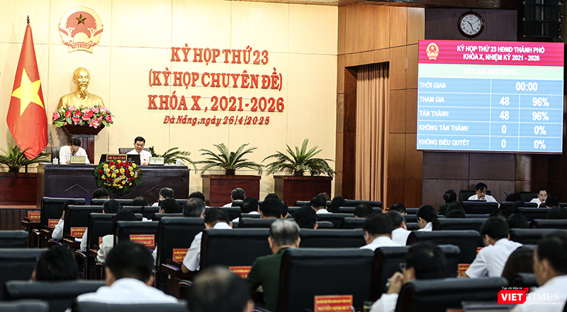 100% đại biểu HĐND TP Đà Nẵng bỏ phiếu thông qua Nghị quyết sáp nhập Đà Nẵng và Quảng Nam.