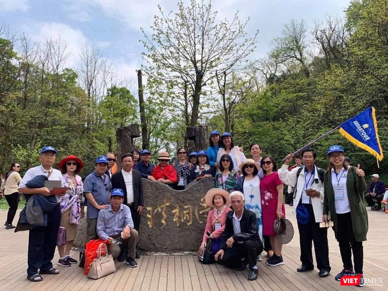 Giá vé bay nội địa tăng cao, khách Việt chuyển hướng tour ngoại ngắn ngày.