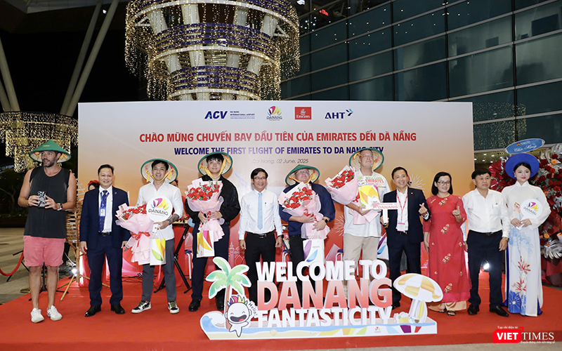 Đà Nẵng đón chuyến bay đầu tiên mang số hiệu EK370 từ Dubai đến Đà Nẵng.