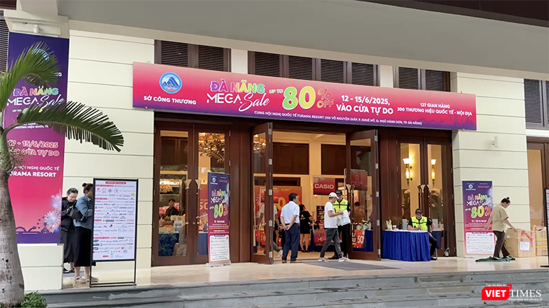 Ngày hội khuyến mại hàng hiệu Mega Sale lần đầu tiên được tổ chức tại Đà Nẵng.