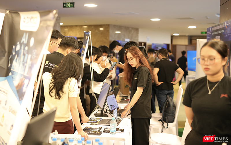 vt_khai mac surf da nang 2025 4.png