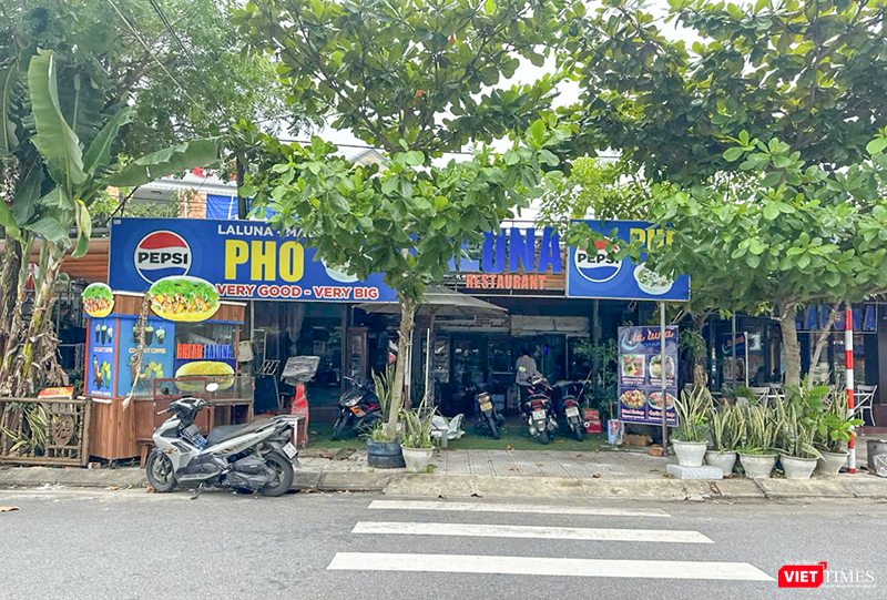 Bất chấp tối hậu thư, nhà hàng xây dựng trái phép này vẫn ngang nhiên hoạt động, thách thức luật pháp gần 2 tháng qua.