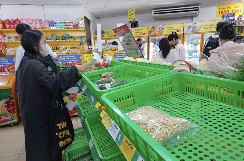 Siêu thị mini ở Đà Nẵng "cháy hàng" rau xanh.