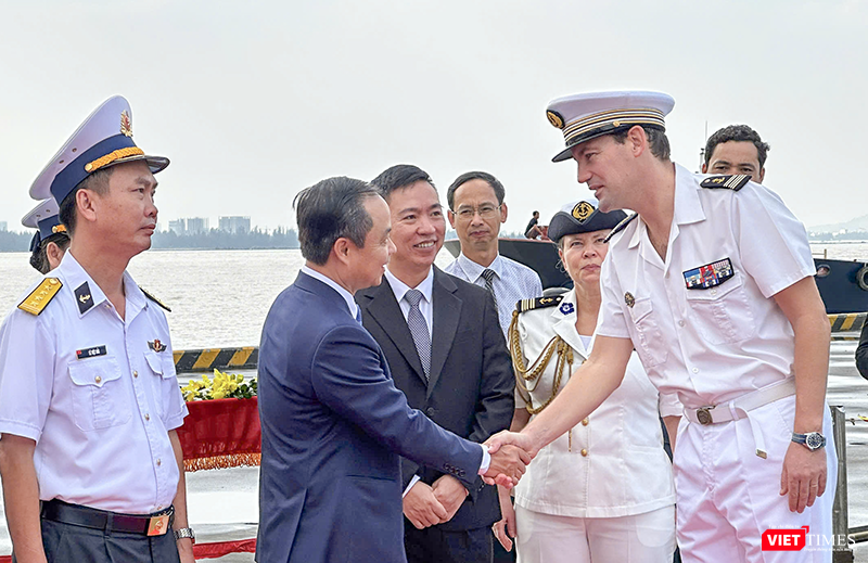 vt_tau hai quan phap 6.png