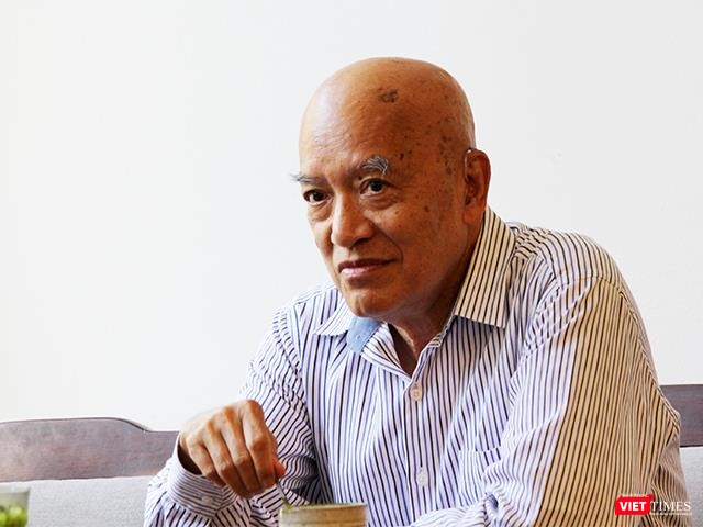 "Có lẽ vì gần nửa đời người mình đã sống ở Việt Nam, nên mối dây gắn bó về tình cảm nó có gì đó thiêng liêng, sâu xa lắm, không dứt ra được”, cựu Bộ trưởng Tài chính của chính quyền Sài Gòn kể lại.