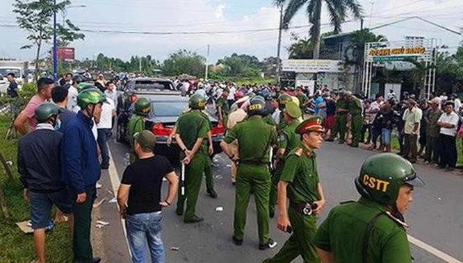 Vụ việc khiến giao thông ách tắc. Vụ việc khiến giao thông ách tắc.